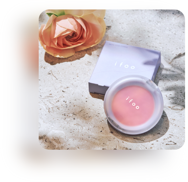 ifoo SKIN HUG CHEEK 製品とパッケージ
