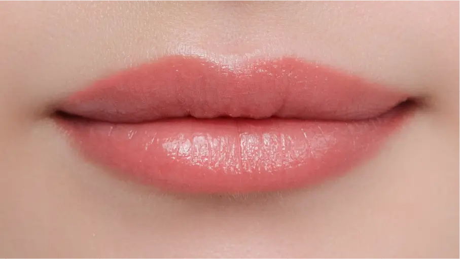 MY LUCENT LIP 仕上がりイメージ ツヤのある唇